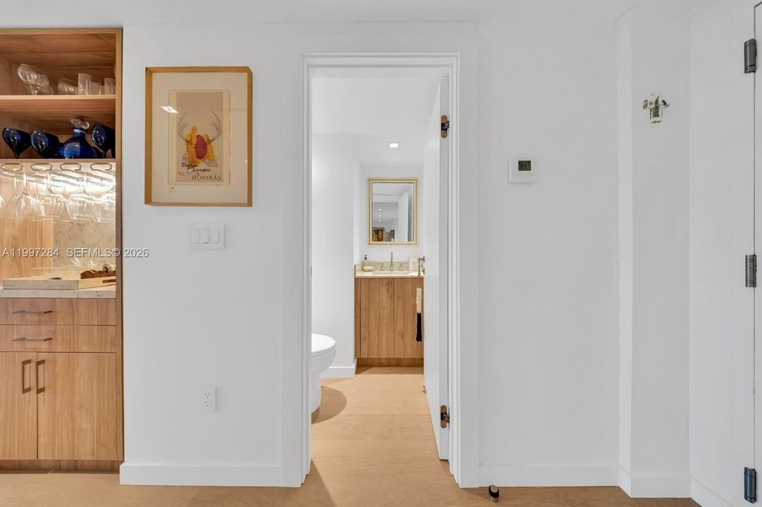 Active With Contract: $5,000 (1 beds, 1 baths, 895 Square Feet)