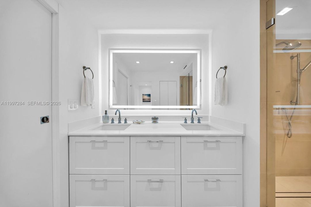 Active With Contract: $5,000 (1 beds, 1 baths, 895 Square Feet)