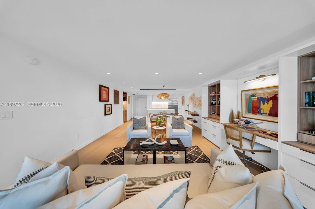 Active With Contract: $5,000 (1 beds, 1 baths, 895 Square Feet)