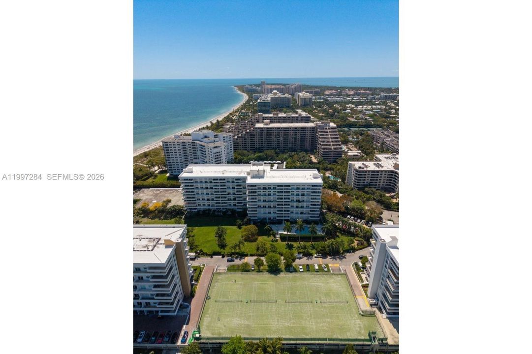 Active With Contract: $5,000 (1 beds, 1 baths, 895 Square Feet)