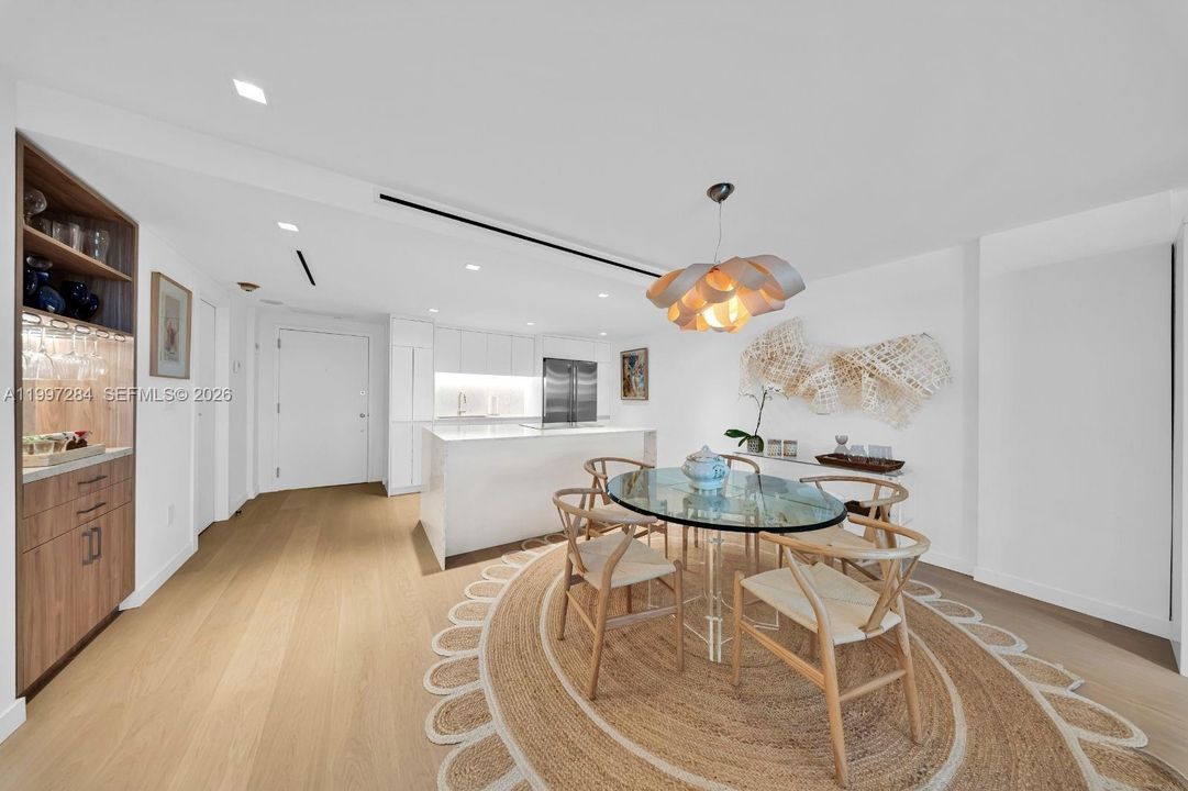 Active With Contract: $5,000 (1 beds, 1 baths, 895 Square Feet)