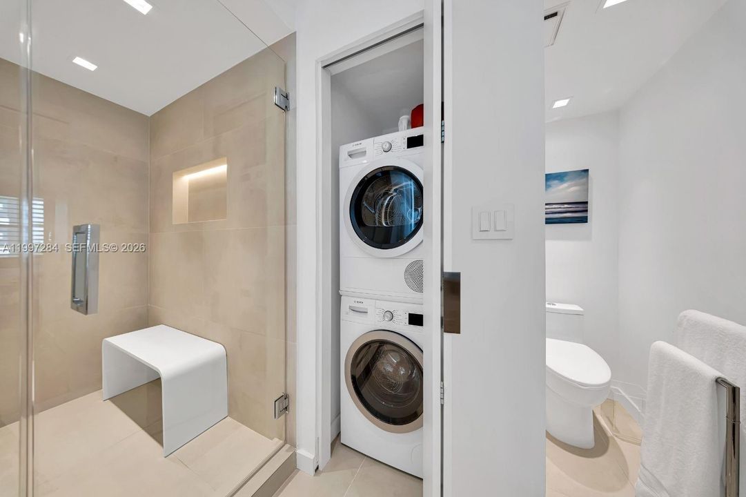 Active With Contract: $5,000 (1 beds, 1 baths, 895 Square Feet)