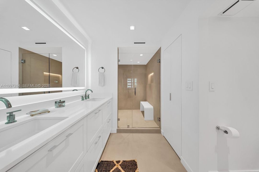 Active With Contract: $5,000 (1 beds, 1 baths, 895 Square Feet)