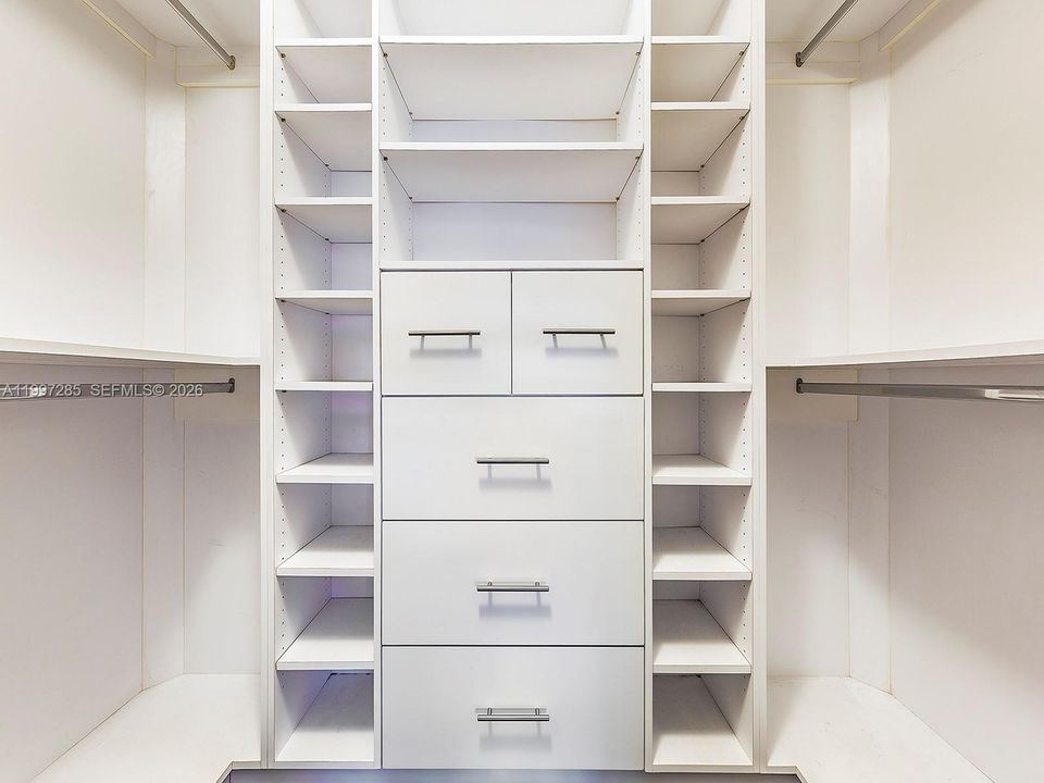 Activo con contrato: $6,500 (2 camas, 2 baños, 1262 Pies cuadrados)