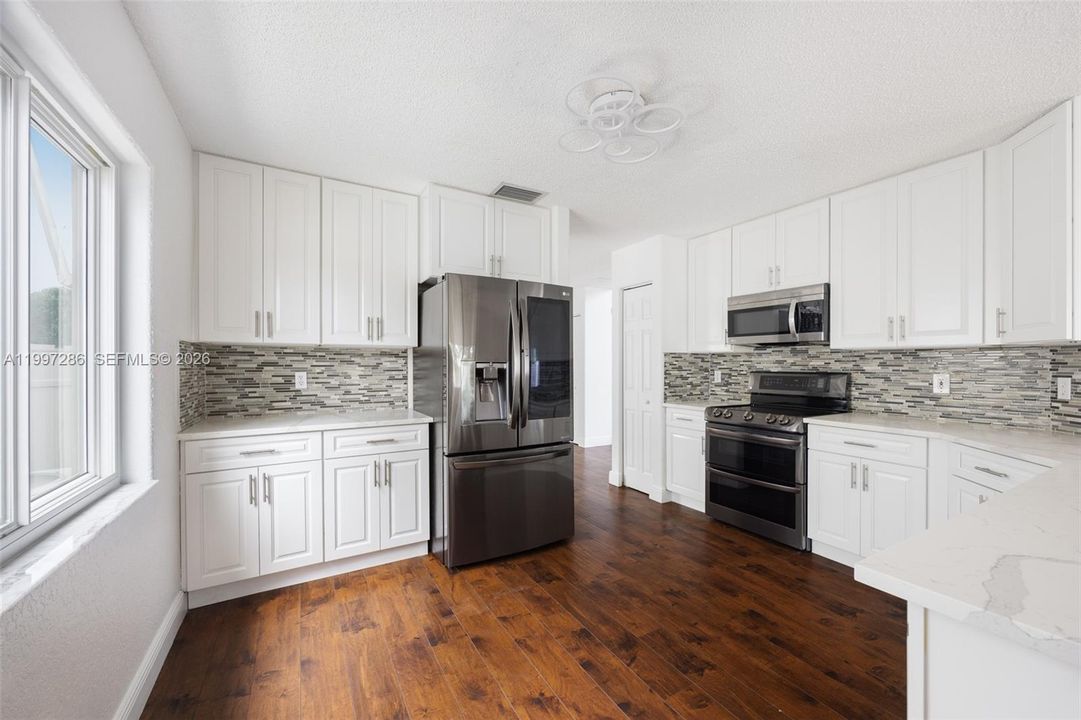 For Rent: $4,000 (3 beds, 2 baths, 2100 Square Feet)
