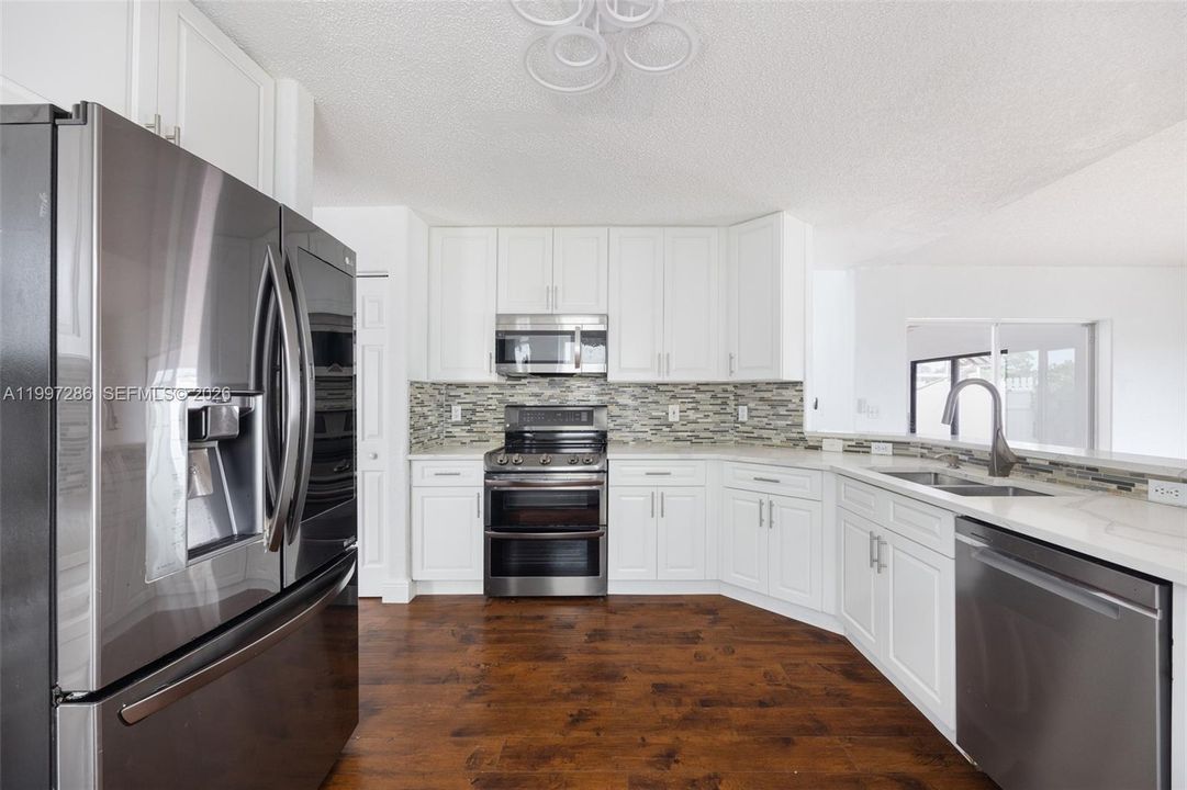 For Rent: $4,000 (3 beds, 2 baths, 2100 Square Feet)