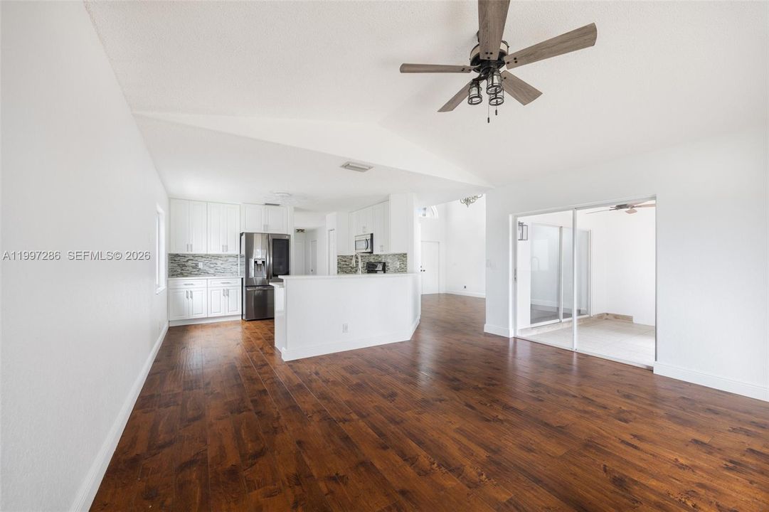 For Rent: $4,000 (3 beds, 2 baths, 2100 Square Feet)