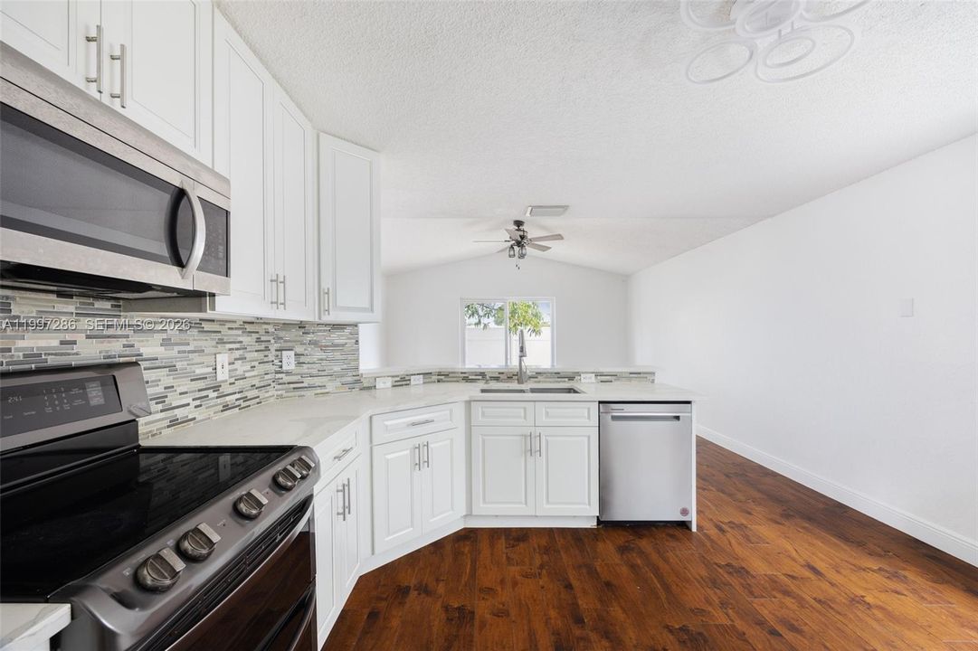 For Rent: $4,000 (3 beds, 2 baths, 2100 Square Feet)