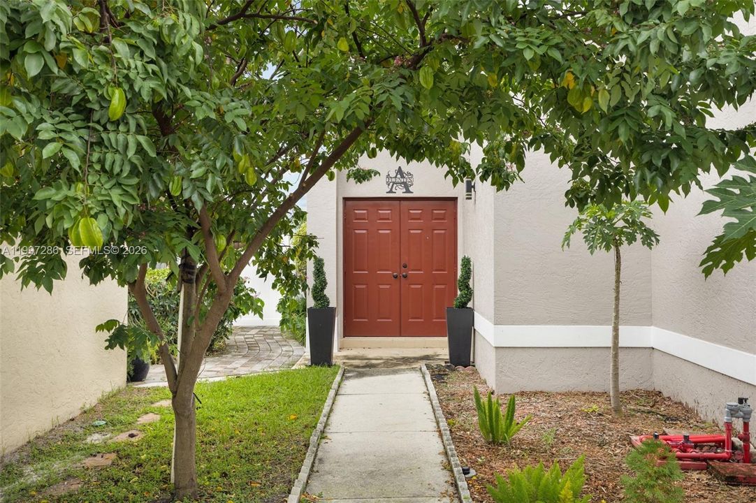 For Rent: $4,000 (3 beds, 2 baths, 2100 Square Feet)