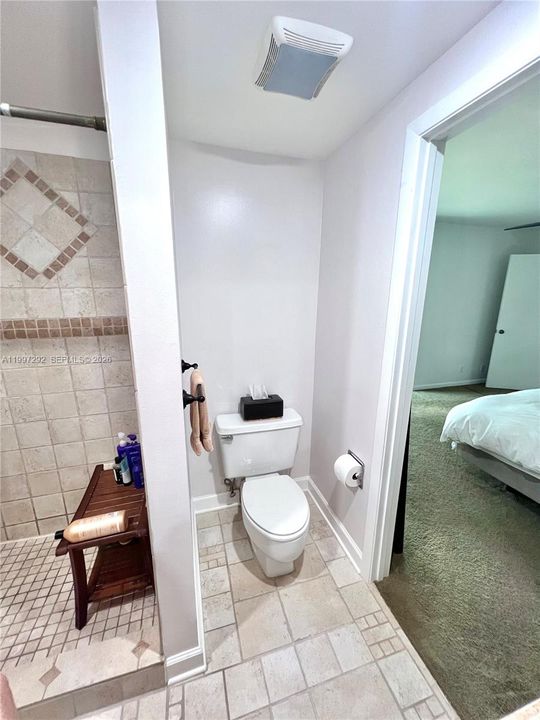 Active With Contract: $290,000 (2 beds, 2 baths, 1302 Square Feet)