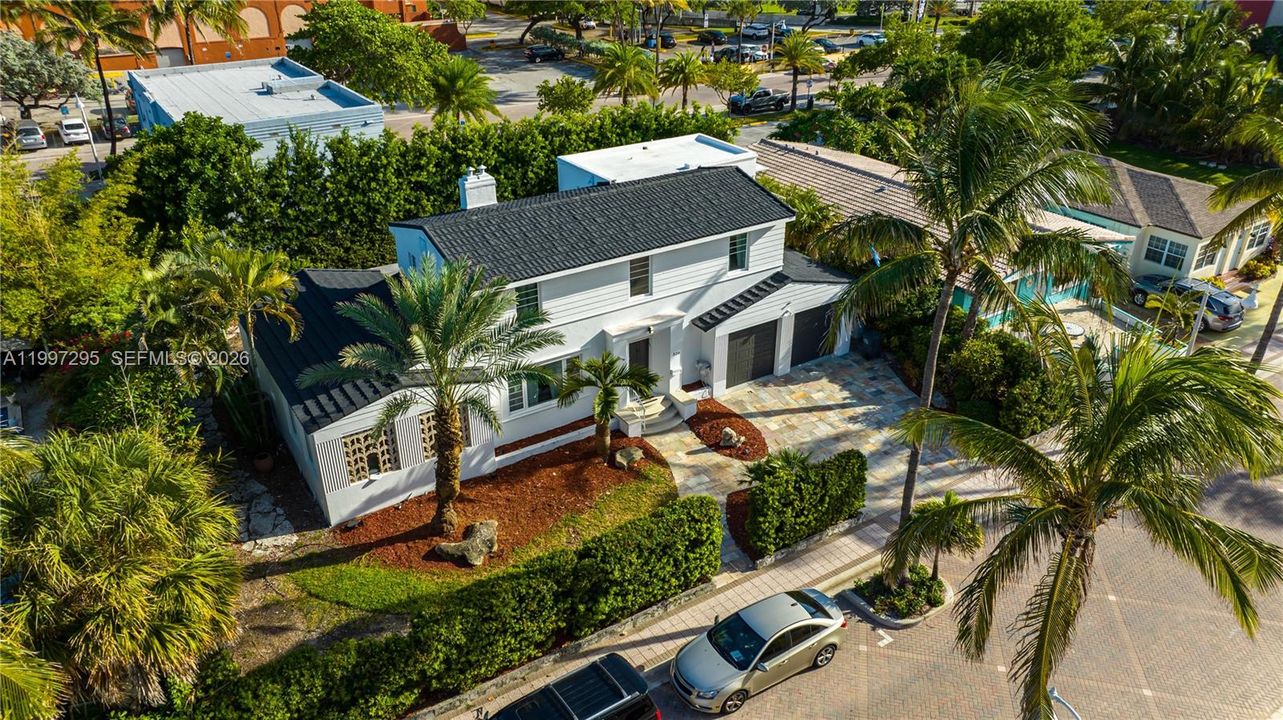For Rent: $25,995 (6 beds, 4 baths, 2814 Square Feet)