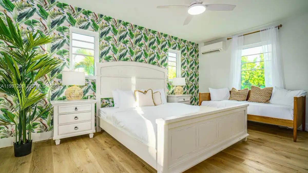 For Rent: $25,995 (6 beds, 4 baths, 2814 Square Feet)