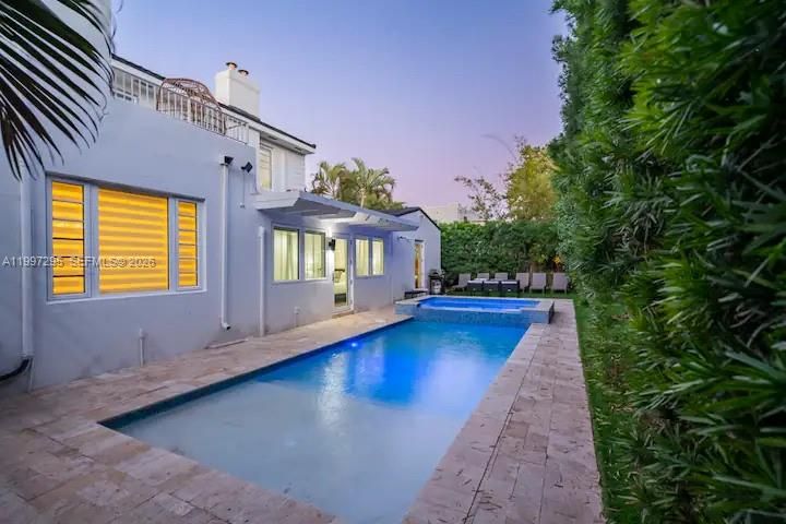 For Rent: $25,995 (6 beds, 4 baths, 2814 Square Feet)