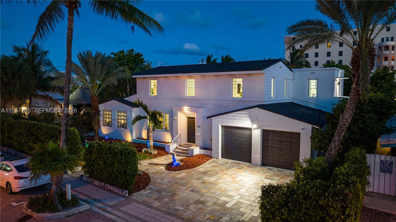 For Rent: $25,995 (6 beds, 4 baths, 2814 Square Feet)