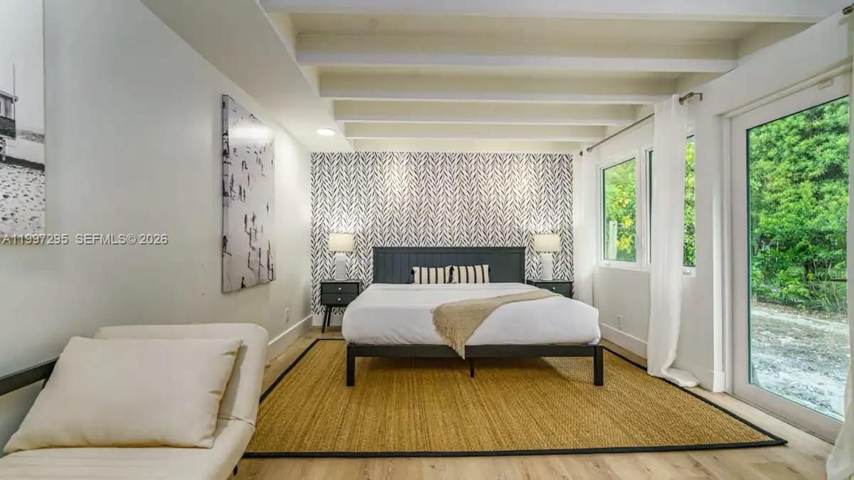 For Rent: $25,995 (6 beds, 4 baths, 2814 Square Feet)