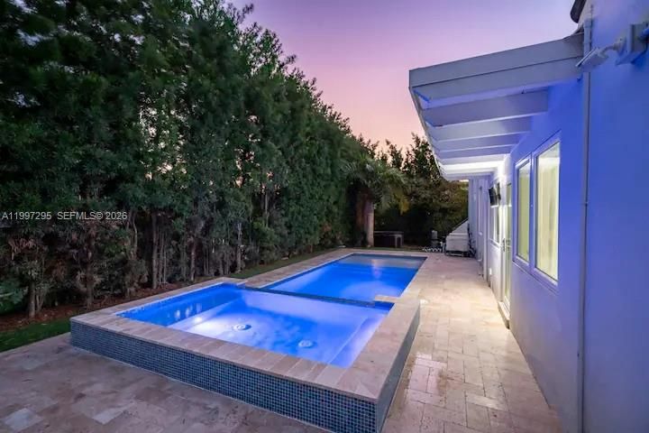 For Rent: $25,995 (6 beds, 4 baths, 2814 Square Feet)