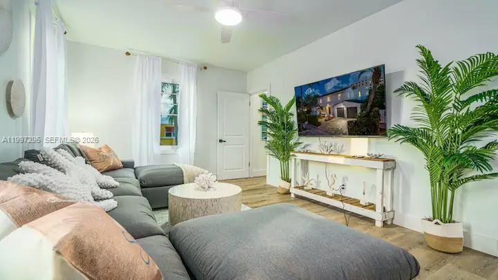 For Rent: $25,995 (6 beds, 4 baths, 2814 Square Feet)