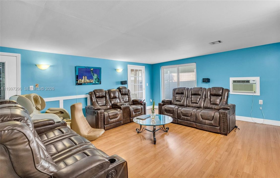 For Rent: $4,700 (4 beds, 3 baths, 2580 Square Feet)