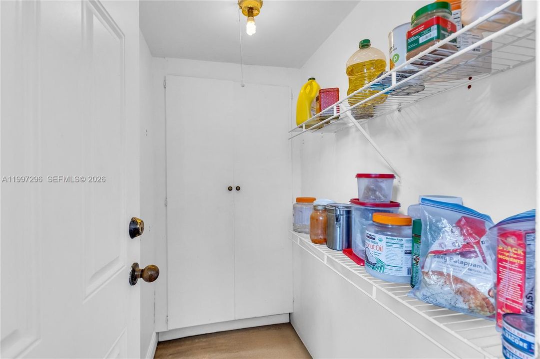 For Rent: $4,700 (4 beds, 3 baths, 2580 Square Feet)