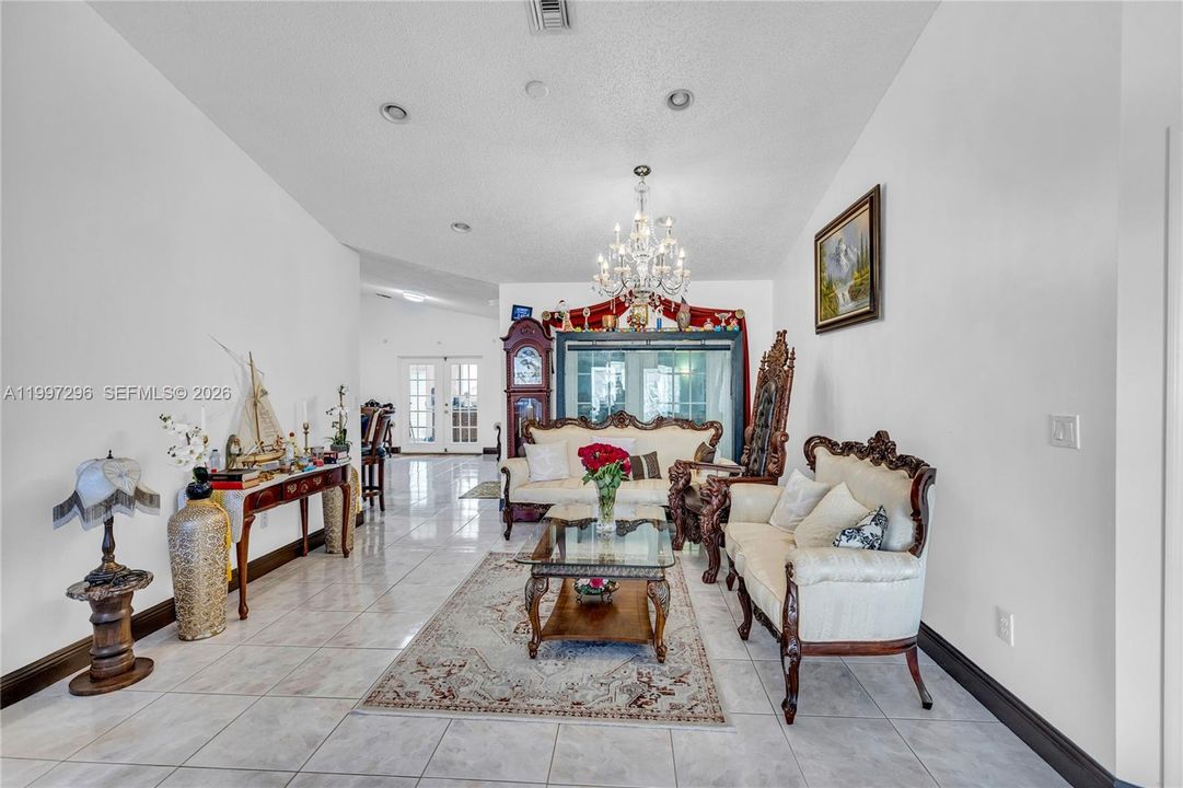 For Rent: $4,700 (4 beds, 3 baths, 2580 Square Feet)