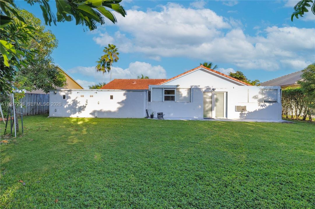 For Rent: $4,700 (4 beds, 3 baths, 2580 Square Feet)