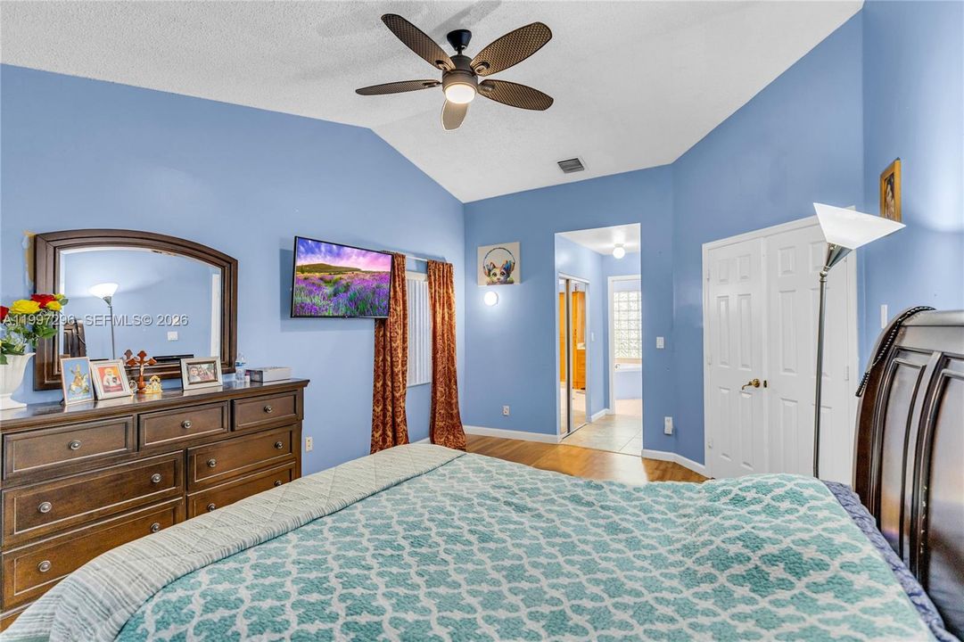 For Rent: $4,700 (4 beds, 3 baths, 2580 Square Feet)
