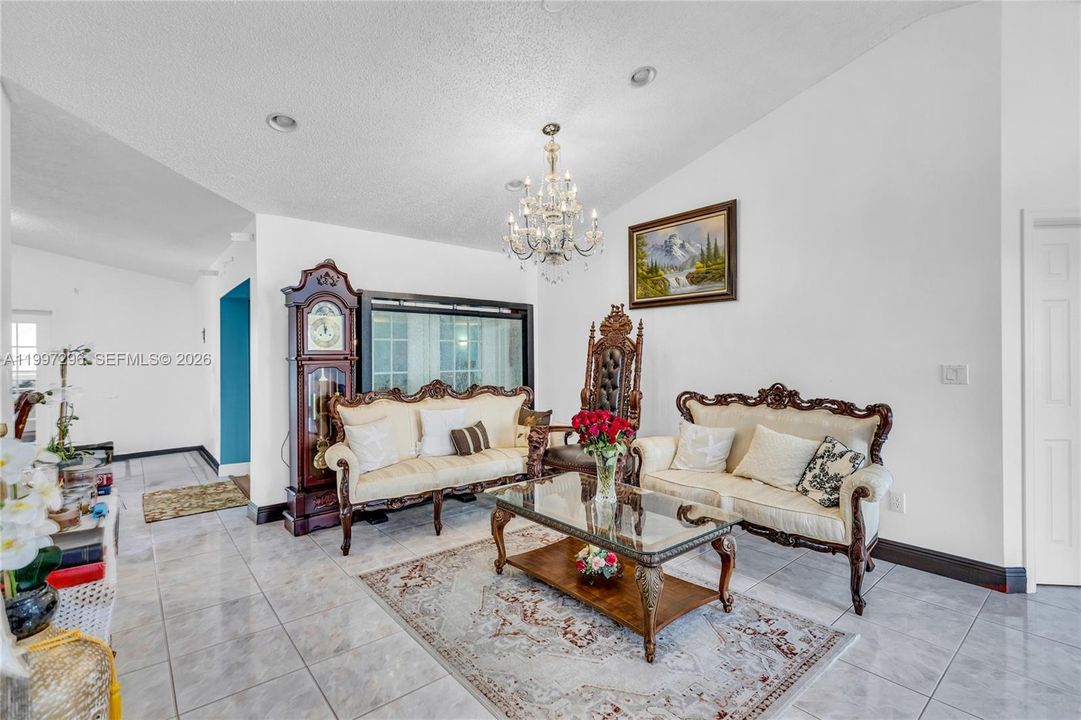 For Rent: $4,700 (4 beds, 3 baths, 2580 Square Feet)