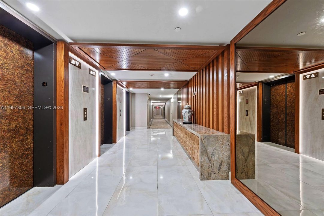 На продажу: $649,000 (2 спален, 2 ванн, 2215 Квадратных фут)