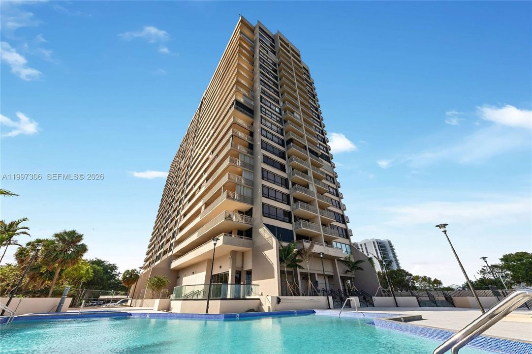 На продажу: $649,000 (2 спален, 2 ванн, 2215 Квадратных фут)