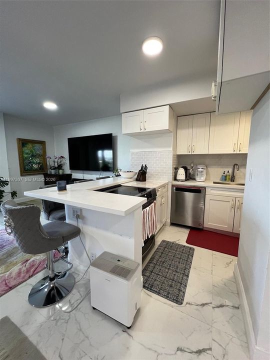 For Sale: $525,000 (2 beds, 2 baths, 1104 Square Feet)