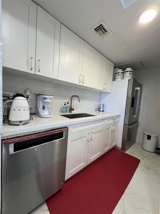 For Sale: $525,000 (2 beds, 2 baths, 1104 Square Feet)