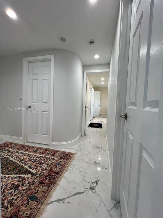 For Sale: $525,000 (2 beds, 2 baths, 1104 Square Feet)