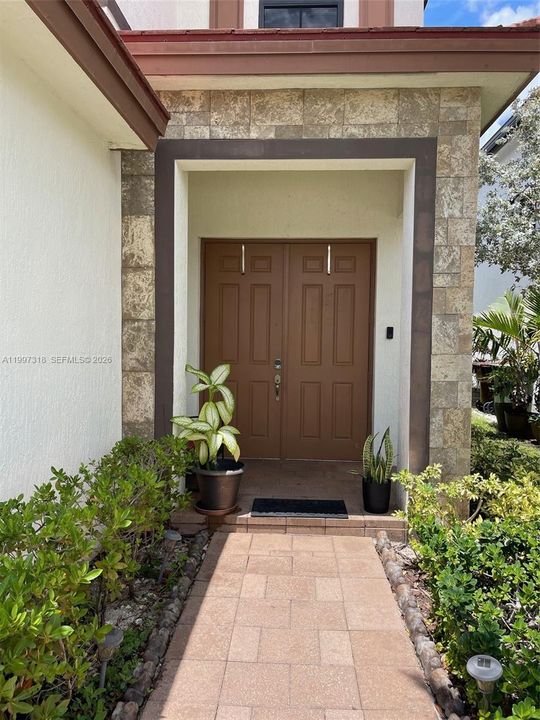 Vendido Recientemente: $749,900 (4 camas, 3 baños, 2642 Pies cuadrados)