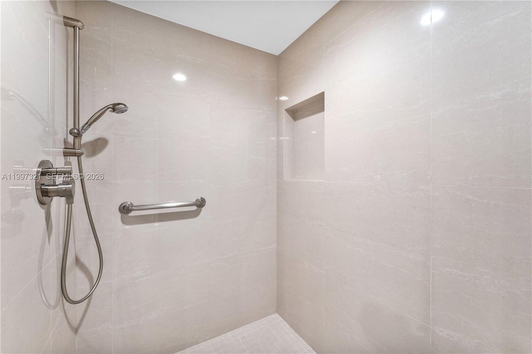 For Sale: $4,550,000 (3 beds, 4 baths, 3084 Square Feet)