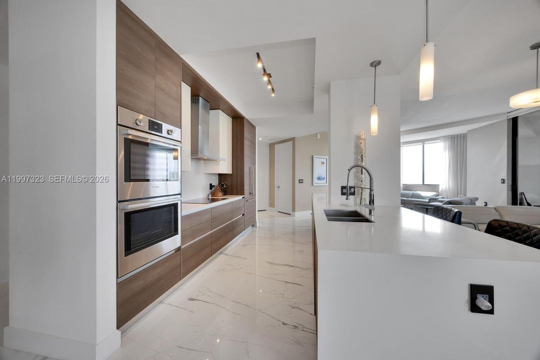 For Sale: $2,699,000 (4 beds, 4 baths, 3194 Square Feet)