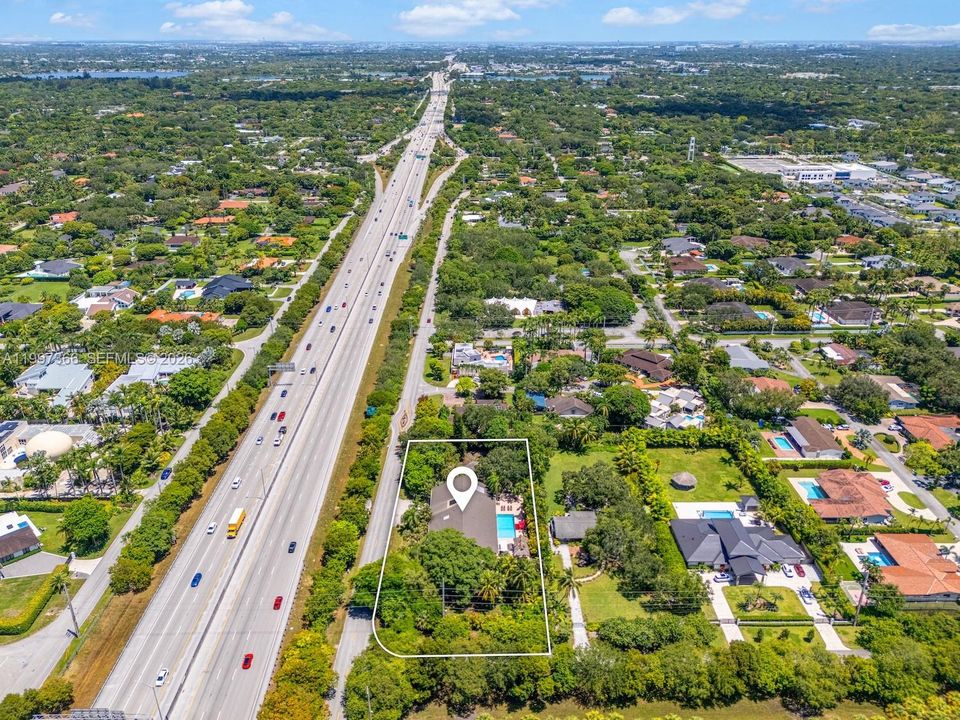 На продажу: $2,250,000 (0.89 acres)