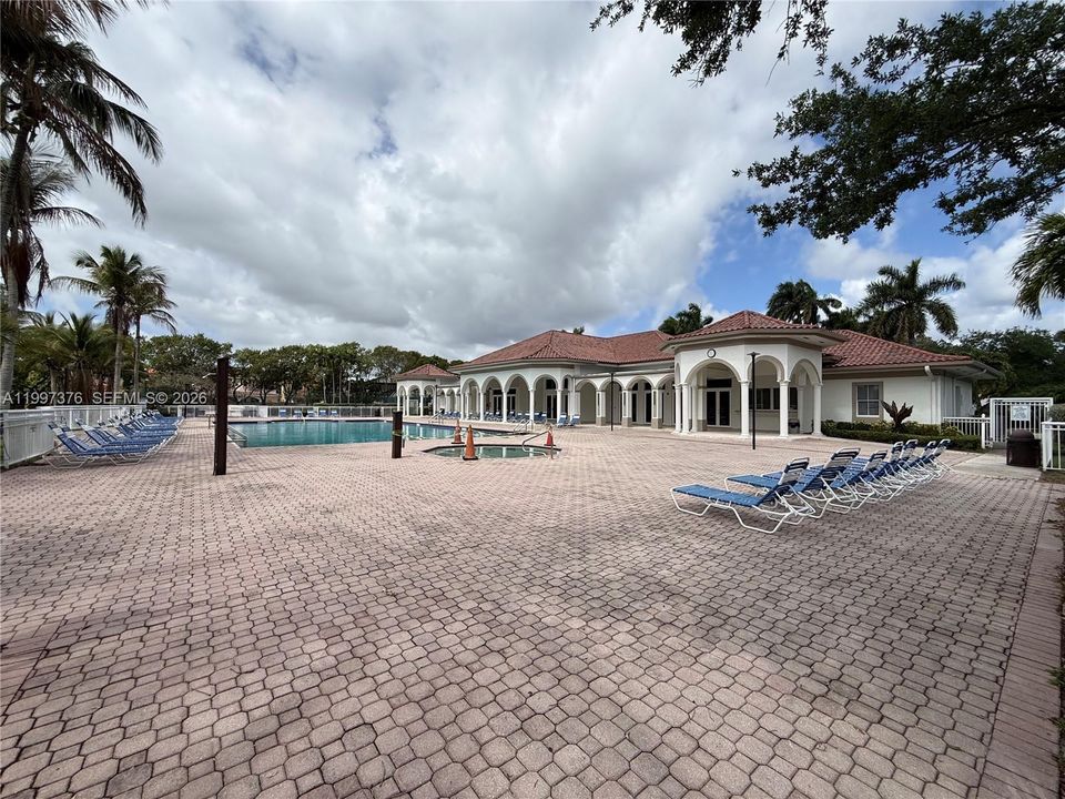 Recently Rented: $6,500 (5 beds, 3 baths, 3670 Square Feet)