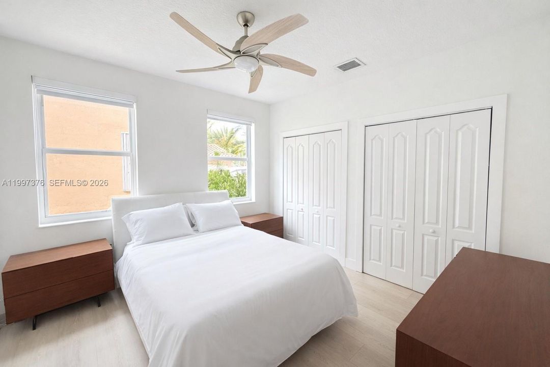Recently Rented: $6,500 (5 beds, 3 baths, 3670 Square Feet)