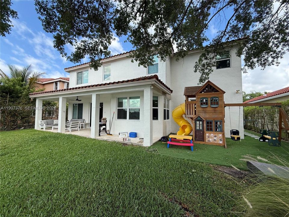 Recently Rented: $6,500 (5 beds, 3 baths, 3670 Square Feet)