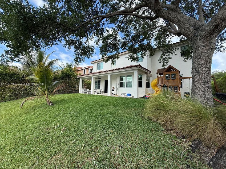 Recently Rented: $6,500 (5 beds, 3 baths, 3670 Square Feet)