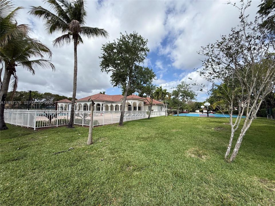 Recently Rented: $6,500 (5 beds, 3 baths, 3670 Square Feet)