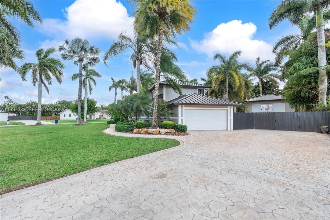 En Venta: $1,950,000 (5 camas, 2 baños, 3188 Pies cuadrados)