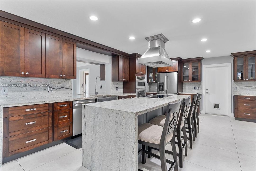 En Venta: $1,950,000 (5 camas, 2 baños, 3188 Pies cuadrados)