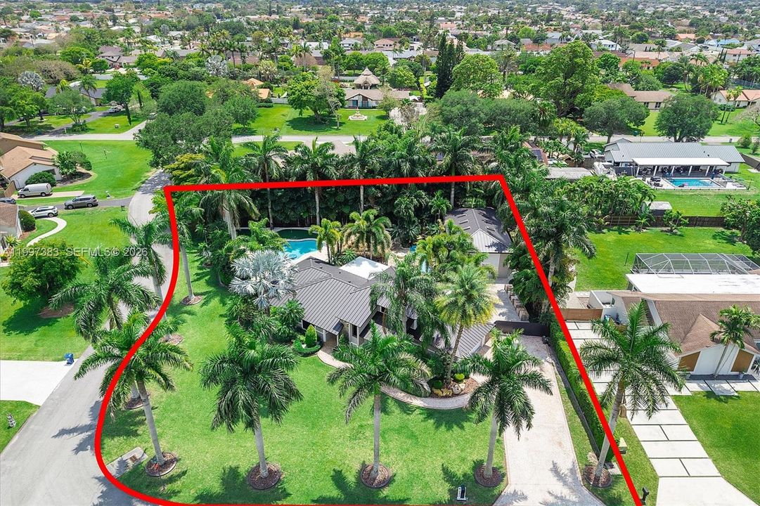En Venta: $1,950,000 (5 camas, 2 baños, 3188 Pies cuadrados)