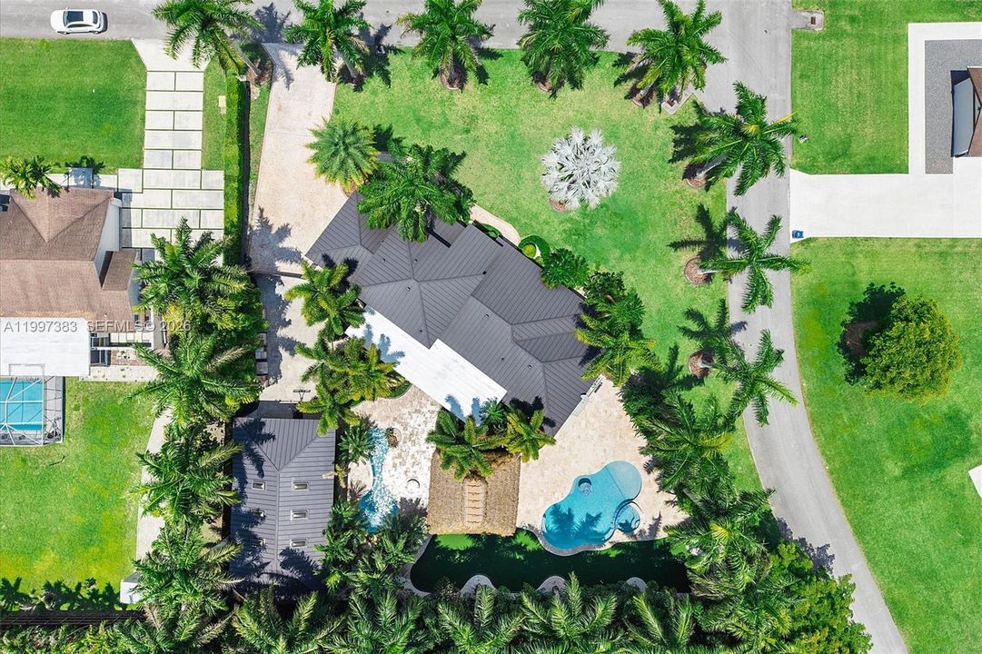 En Venta: $1,950,000 (5 camas, 2 baños, 3188 Pies cuadrados)