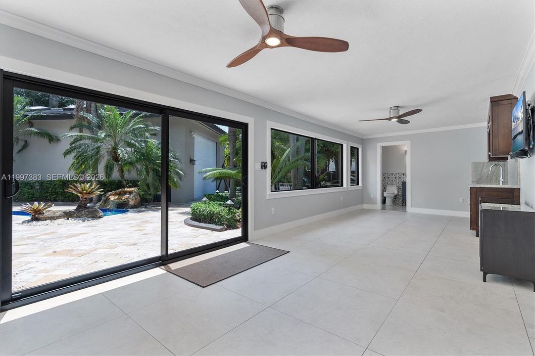 En Venta: $1,950,000 (5 camas, 2 baños, 3188 Pies cuadrados)