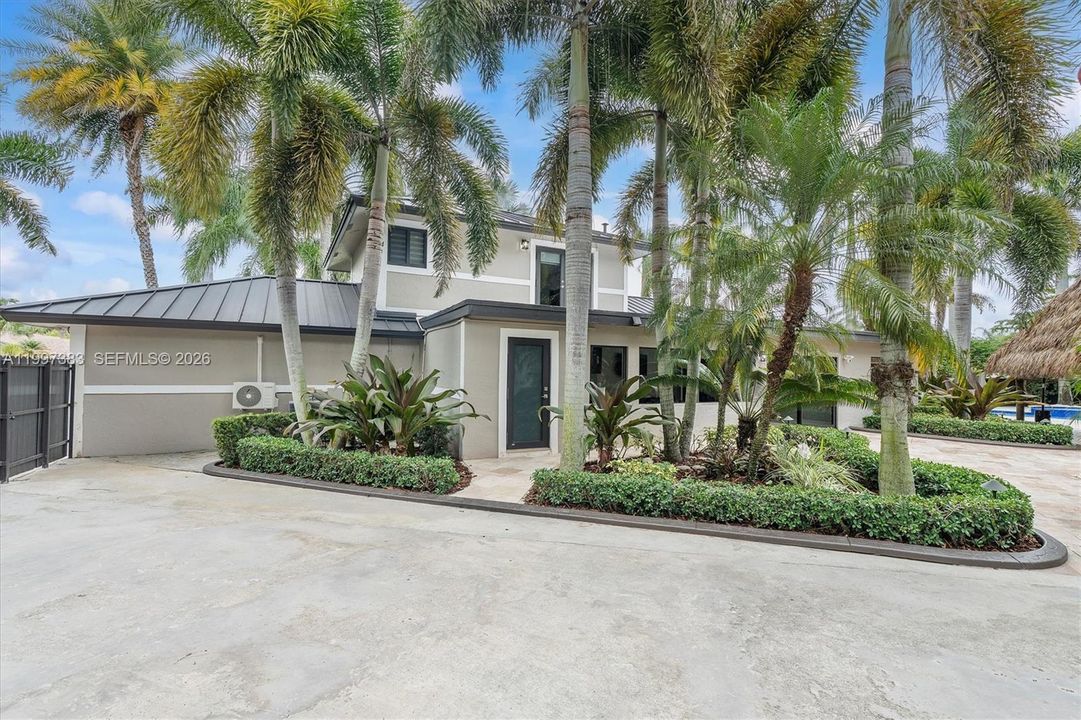 En Venta: $1,950,000 (5 camas, 2 baños, 3188 Pies cuadrados)