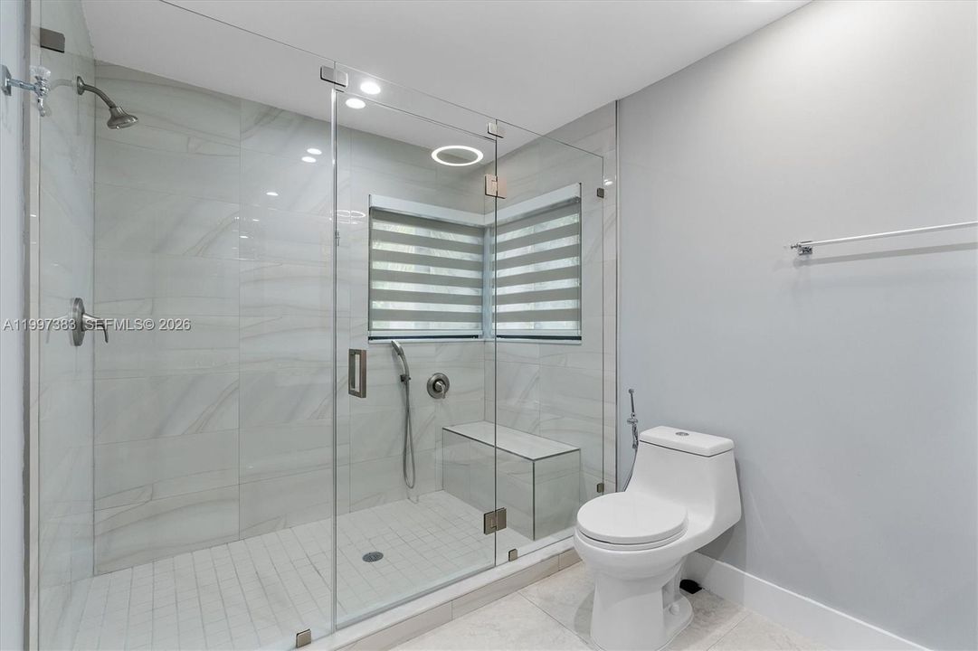 En Venta: $1,950,000 (5 camas, 2 baños, 3188 Pies cuadrados)