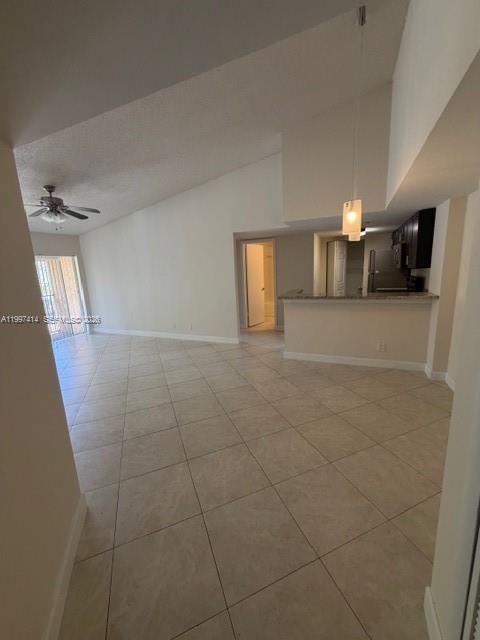 En Venta: $255,500 (2 camas, 2 baños, 965 Pies cuadrados)