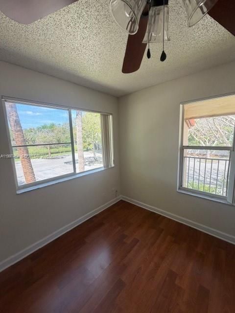 En Venta: $255,500 (2 camas, 2 baños, 965 Pies cuadrados)